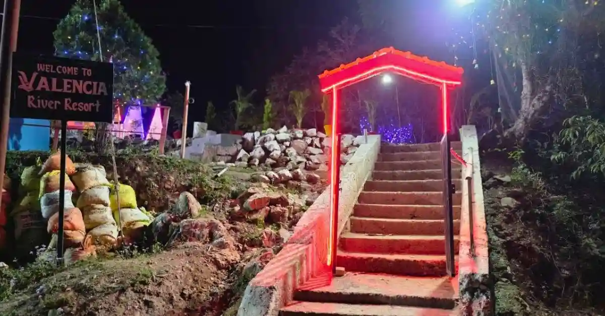 Welcome gate neon entrance Valencia River Resort